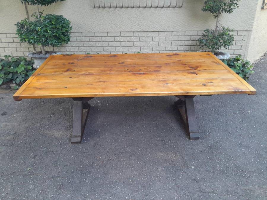 A Cape Yellowwood Entrance / Refectory / Dining Table (8 Seater)