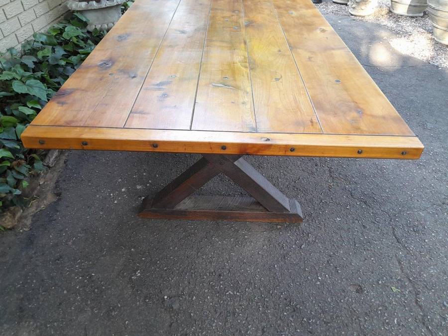 A Cape Yellowwood Entrance / Refectory / Dining Table (8 Seater)