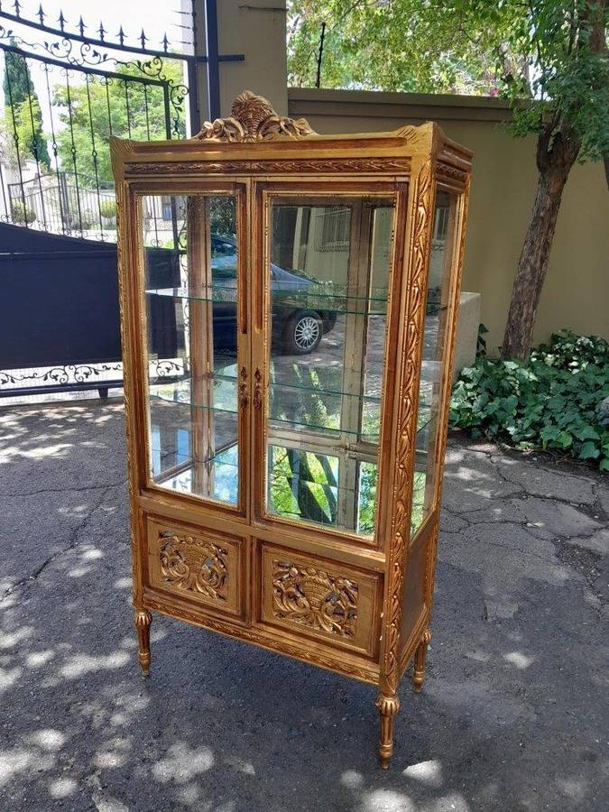 A 20th Century French Style Carved & Gilded Display Cabinet / Vitrine