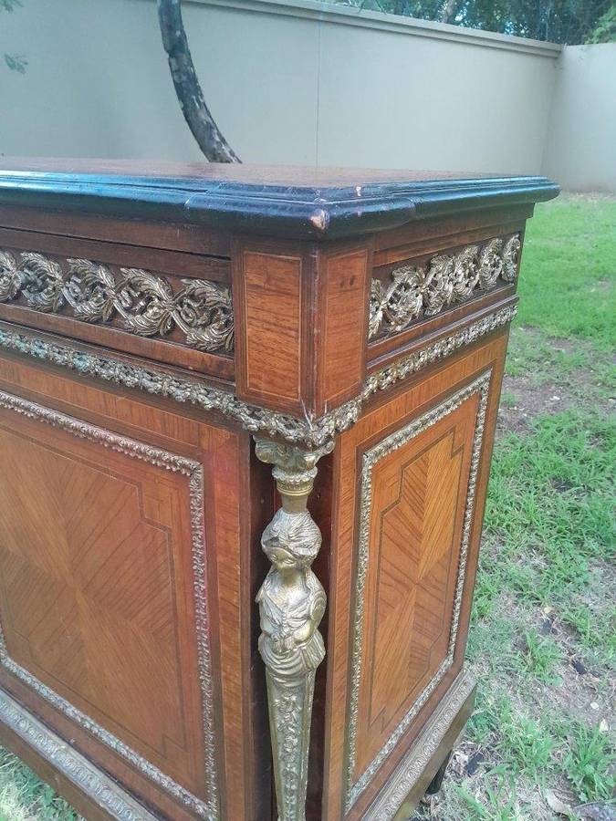 A 20th Century French Style Mahogany & Walnut Server  /  Sideboard  /  Cabinet  /  Drinks Table w...