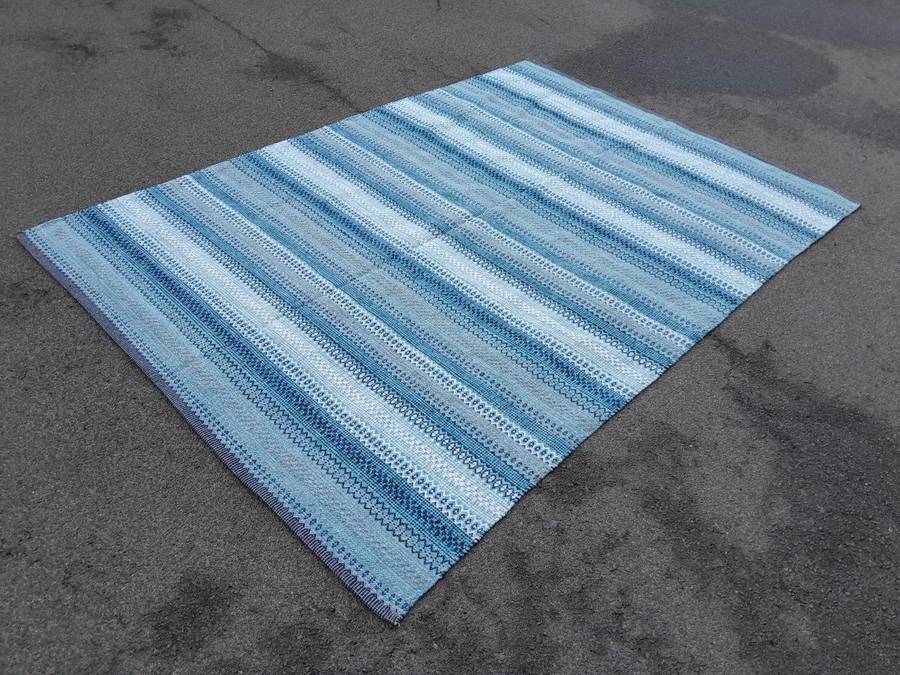 A  Striped Woven Cotton Dhurrie / Kelim Carpet / Rug With Blues And White Colours