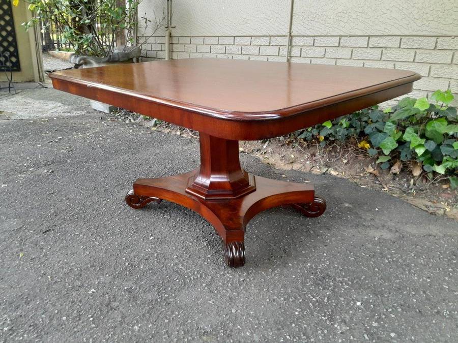 An Antique Victorian Mahogany Tilt-Top Table