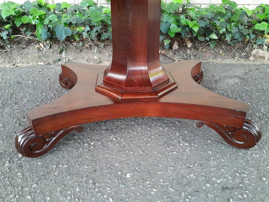 An Antique Victorian Mahogany Tilt-Top Table