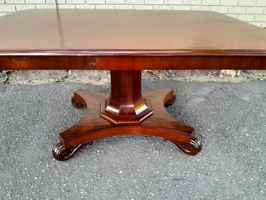 An Antique Victorian Mahogany Tilt-Top Table