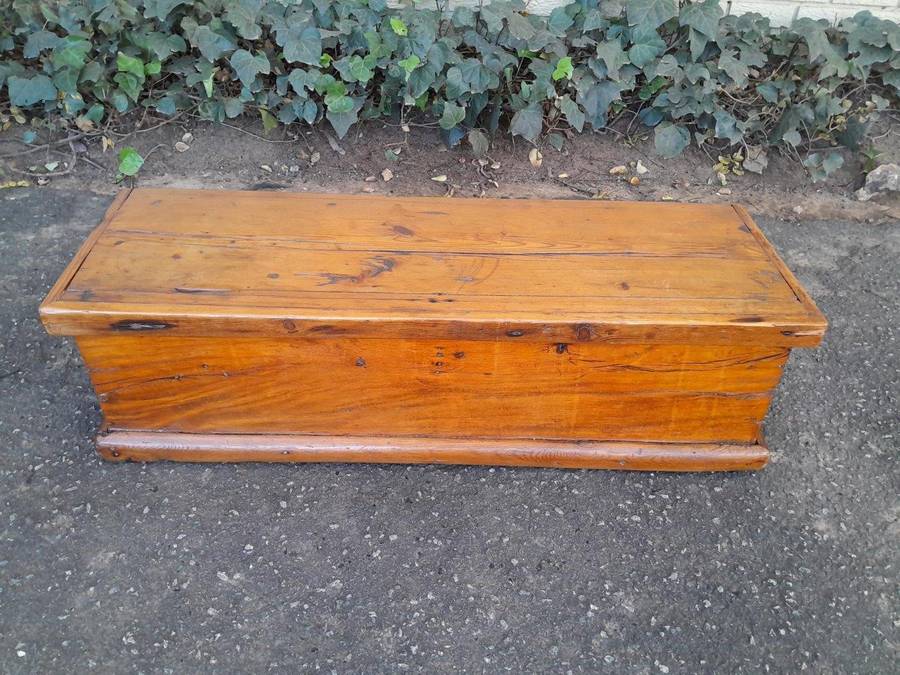An Antique Early 1900s Circa 1920 Oregon Large Chest / Kist