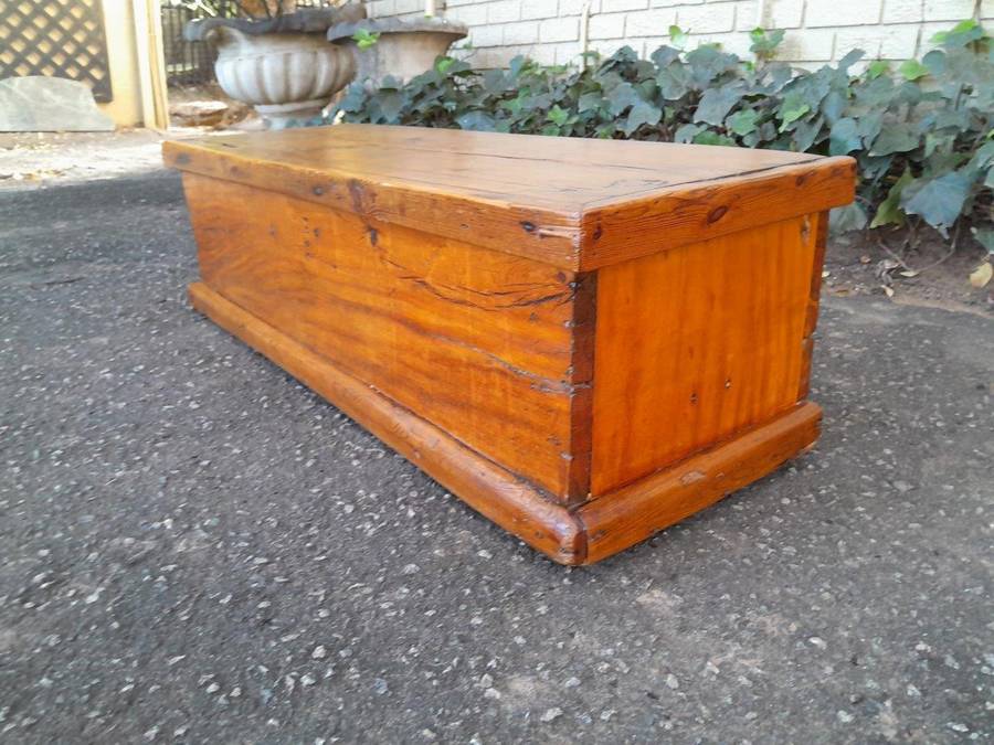 An Antique Early 1900s Circa 1920 Oregon Large Chest / Kist