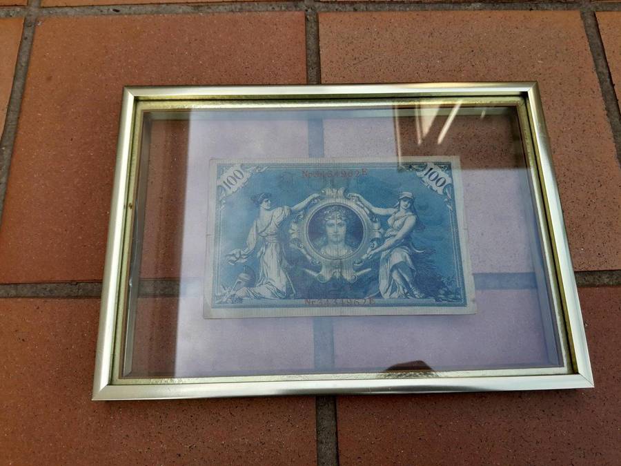 A Pair Of Gilt Framed German Bank Notes From 1903 And 1910