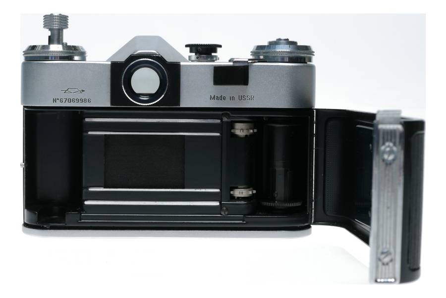 Zenit-E Vintage 35mm film SLR camera body only chrome/black