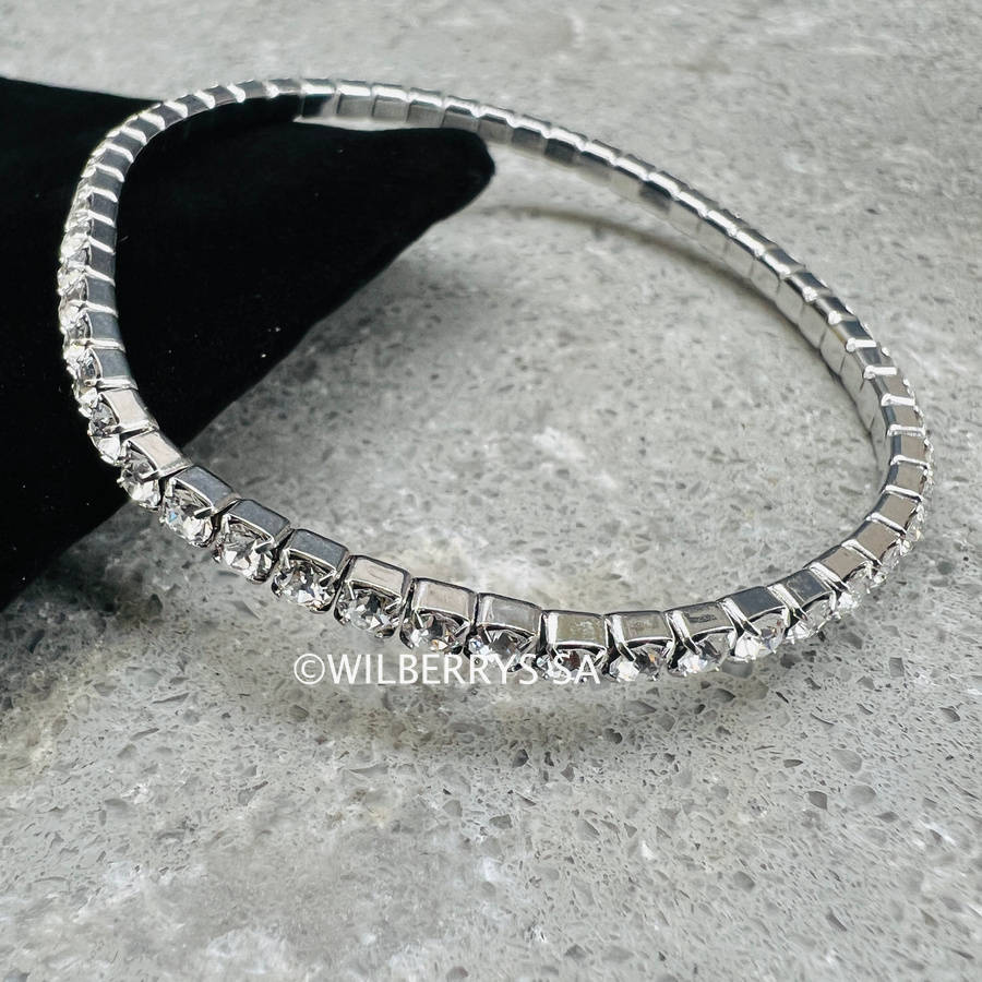 Retail: R2350.00 LONDON JEWELLERS Elizabeth Bracelet, Embellished with Crystals from Swarovski®