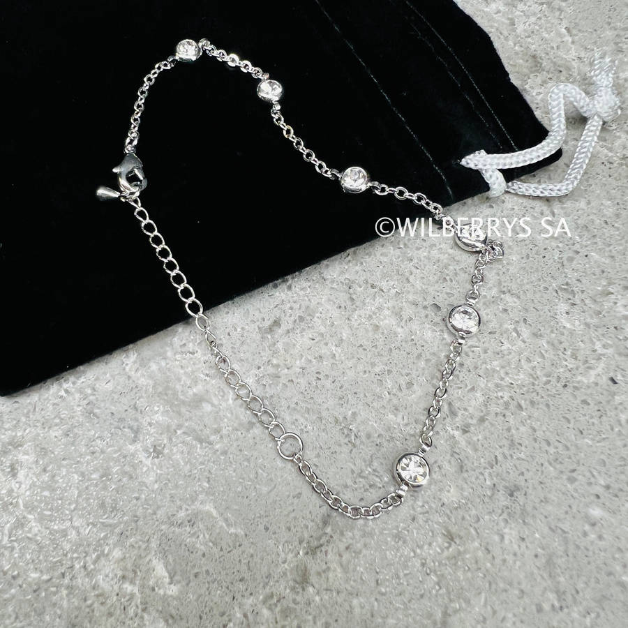 Retail: R2350.00 LONDON JEWELLERS Dew Drop Bracelet, Embellished with Crystals from Swarovski®