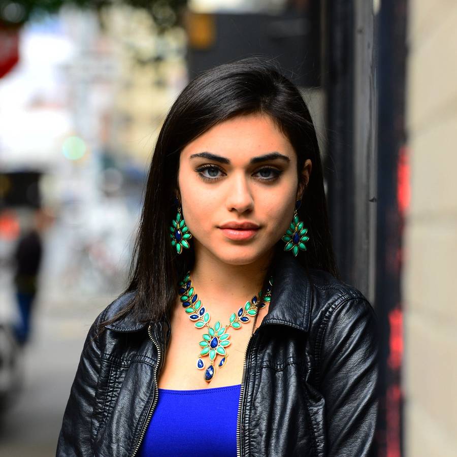 Must see! Retail: R1250.00 AMRITA NEW YORK Nello Austrian Crystal Earring Evergreen