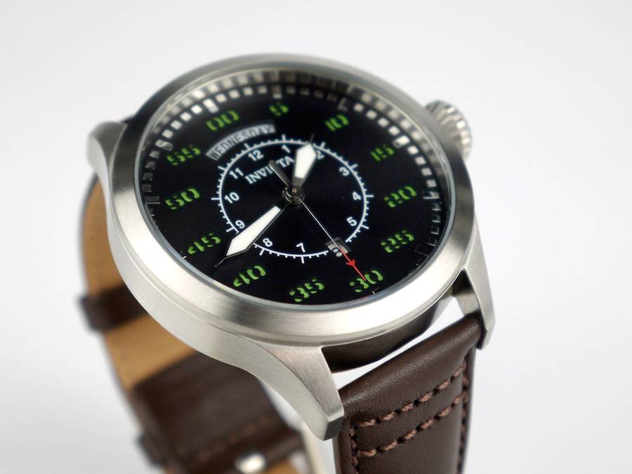 vintage flyboy!! Retail: R6,999.00 INVICTA Men`s Aviator Classic Date Vintage Pilot Leather Watch