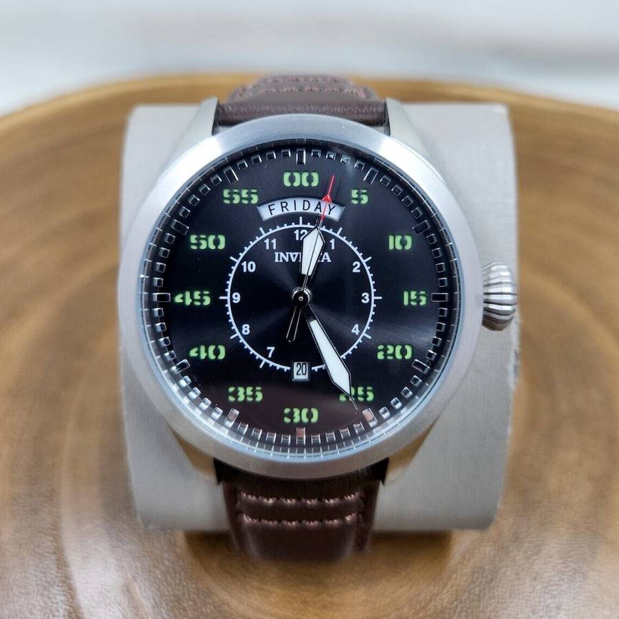 vintage flyboy!! Retail: R6,999.00 INVICTA Men`s Aviator Classic Date Vintage Pilot Leather Watch