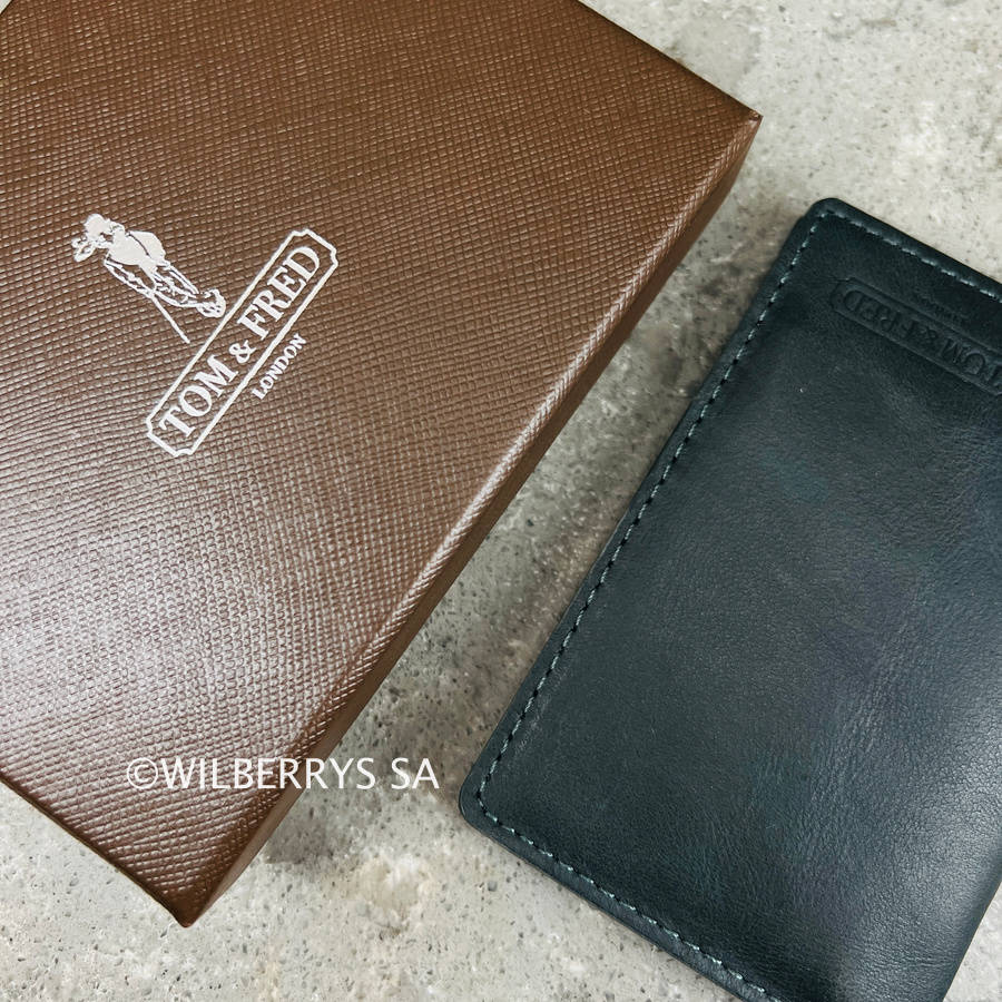 Retail: $129 / R2,199.00 TOM & FRED® Mens Navy Blue Manchester Vertical Bi-fold Wallet