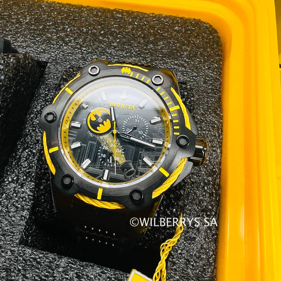 **LOOK!!*** Retail: R9,999.00 INVICTA Men DC Comics Batman Vintage BATSIGNAL Ltd Ed Chrono Watch