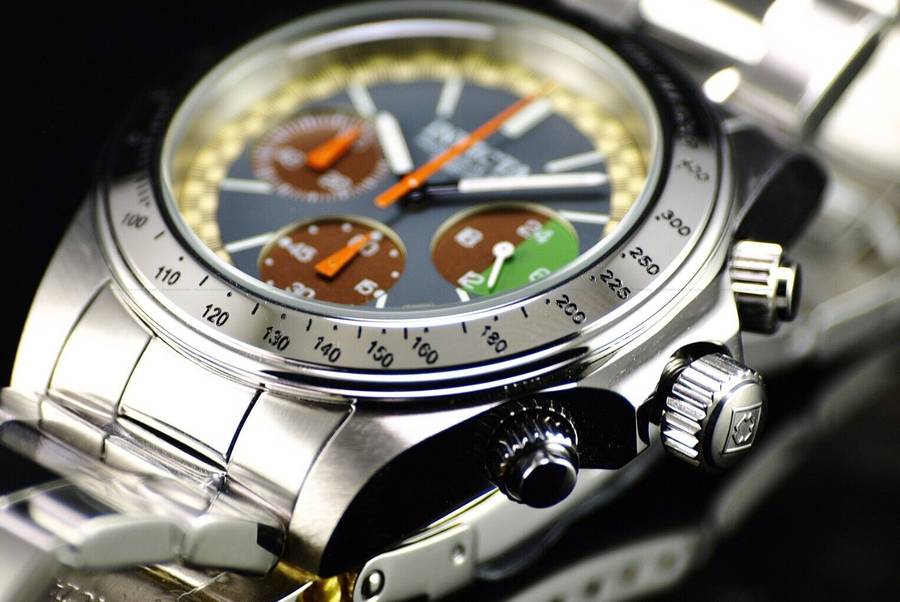 must see!! Invicta Men Dakar Multi Colour Rare 40mm Chronograph Watch brand new