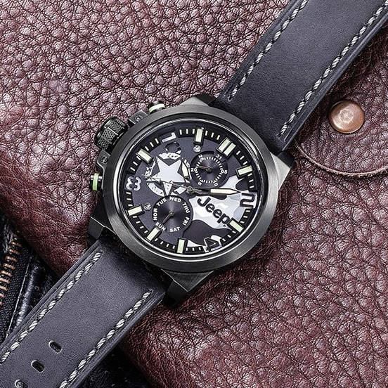 Retail: R7,000.00 JEEP Men's 48mm Wrangler Multifunction Camo THICK HEAVY Watch BRAND NEW IN BOX