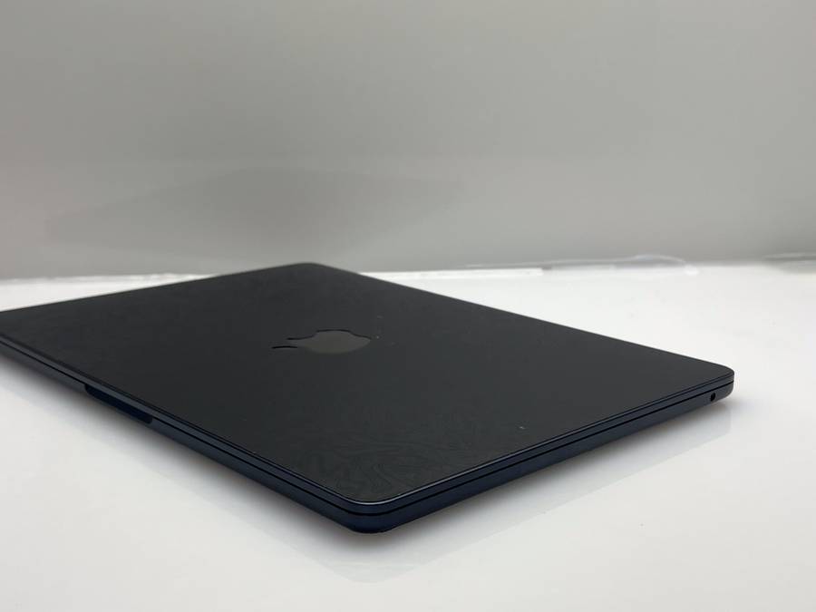 Apple Laptops - MacBook Air 13-Inch M2 8 CPU/8 GPU (2022) 8GB RAM
