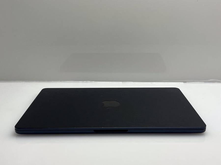 Apple Laptops - MacBook Air 13-Inch M2 8 CPU/8 GPU (2022) 8GB RAM