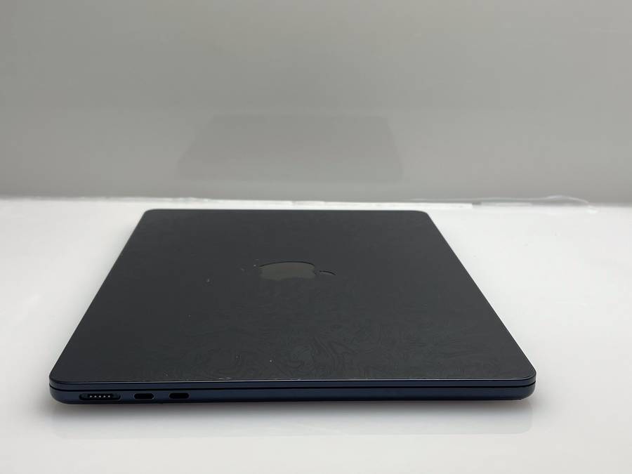Apple Laptops - MacBook Air 13-Inch M2 8 CPU/8 GPU (2022) 8GB RAM