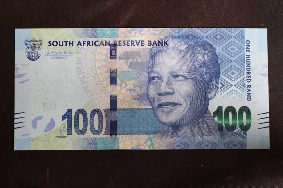 L Kganyago - 2 x R100 Notes L Kganyago Crisp Unc - [Bid per note to ...