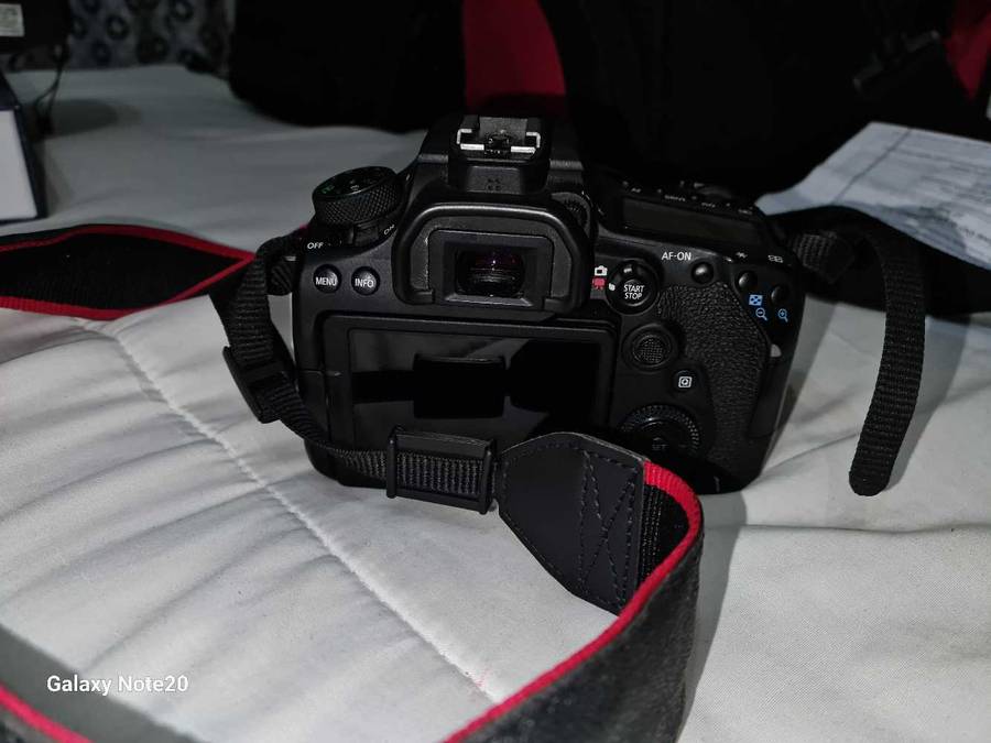 Canon 90D