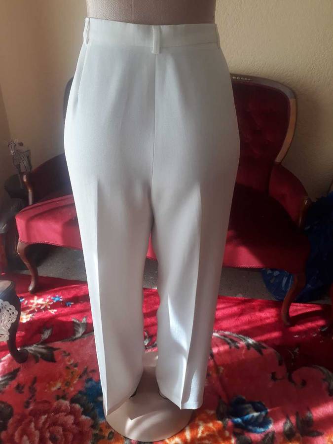 LADIES PANTS: WHITE DRESS PANTS - SIZE 14/38/XL - LIKE NEW
