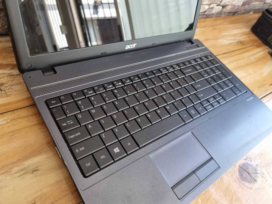 Acer Travel Mate Core i3 Business Spec Laptop/ 6GB RAM/ 320GB HDD/ Windows 10 Pro