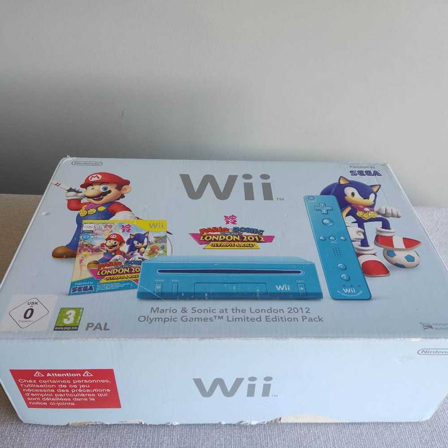 Nintendo Wii console Mario and Sonic at the London 2012 Olympic Games +box
