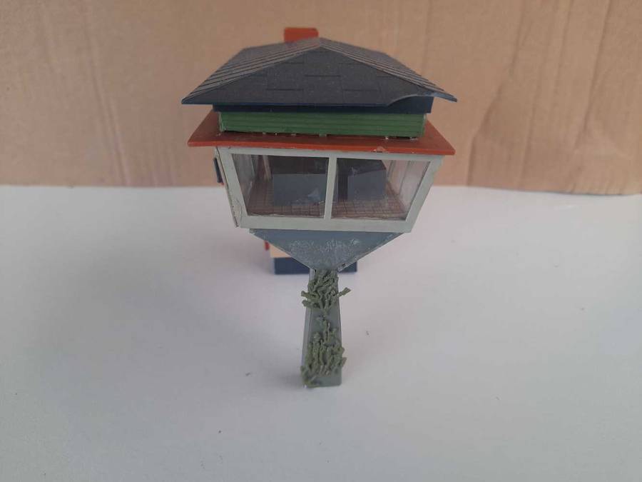 TRAIN SIGNAL TOWER HO