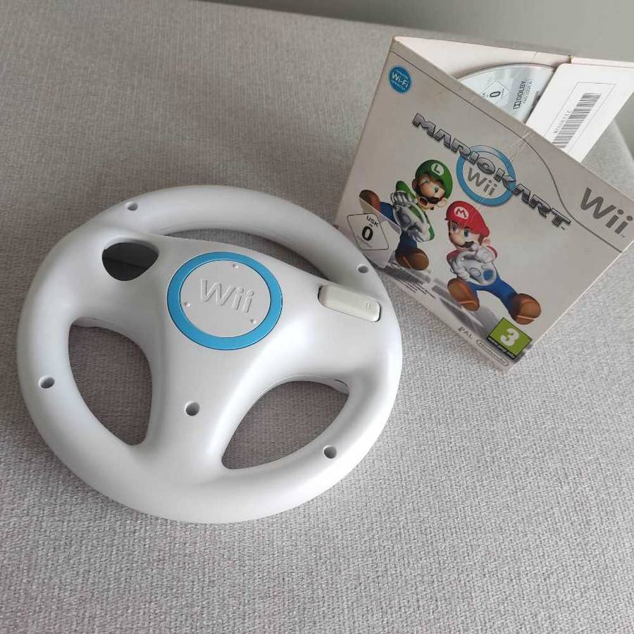Mario Kart Wii +steering wheel