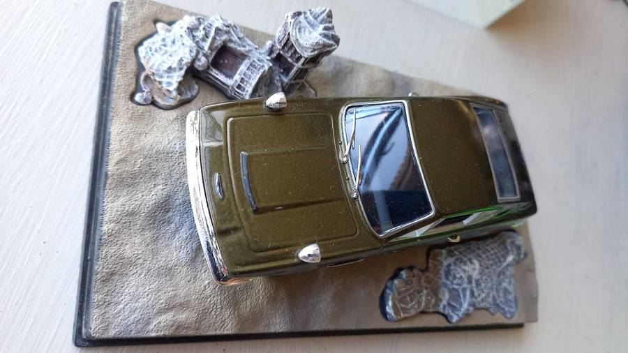 007 Aston Martin DBS - On Her Majesty`s Secret Service