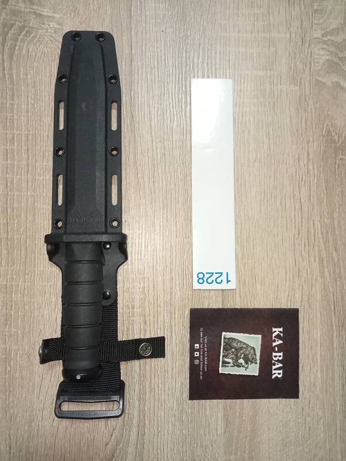 KA-BAR 1211 combat knife with holder