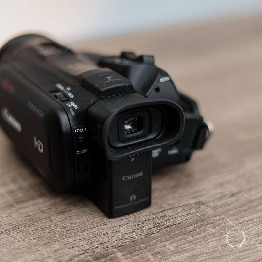 Canon VIXIA HF G40 Bundle