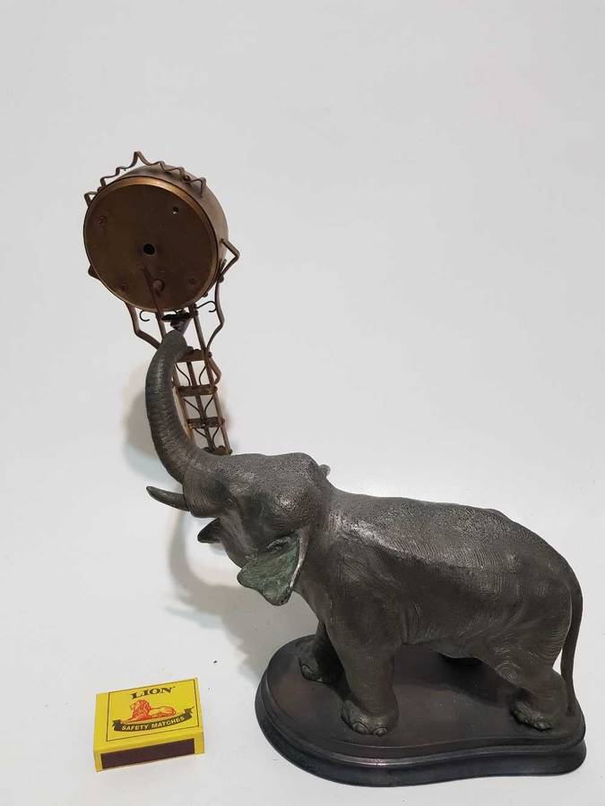 Elephant banjo clock