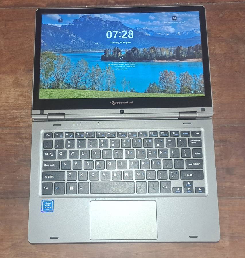 11.6" Packard Bell Laptop