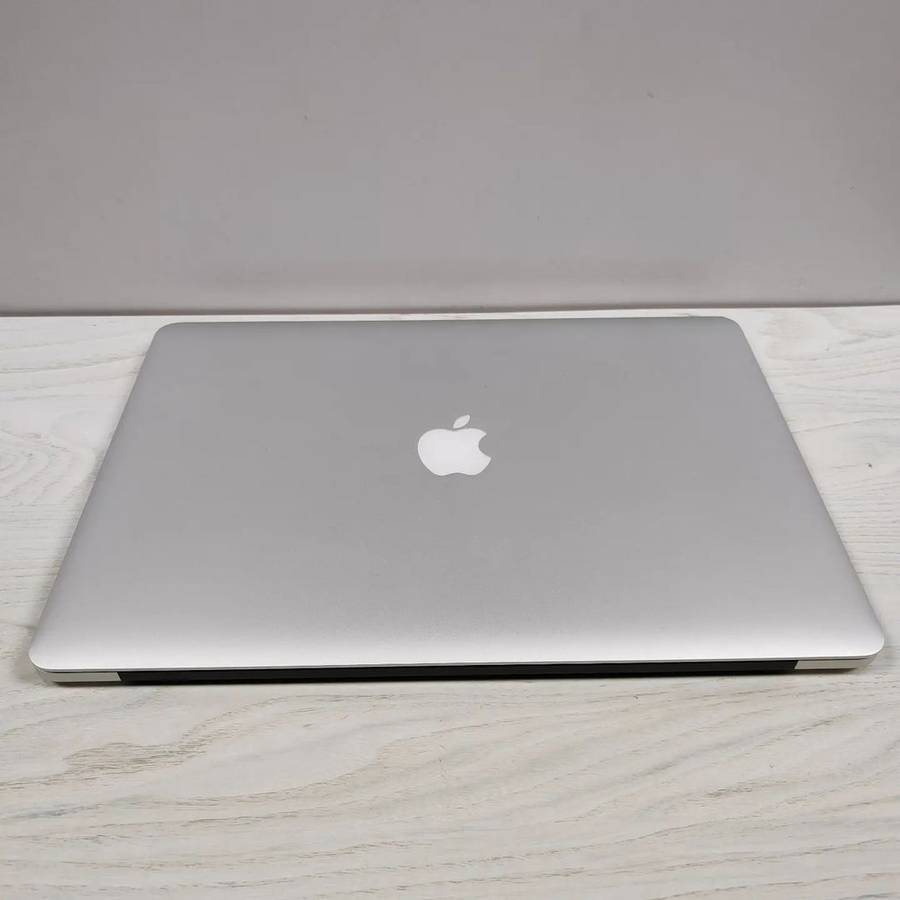 Apple macbook pro 15 inch Retina Display 2014 Model Quad Core i7