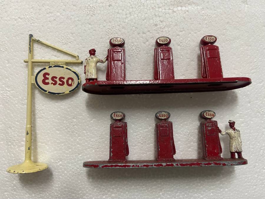 Matchbox  esso pumps