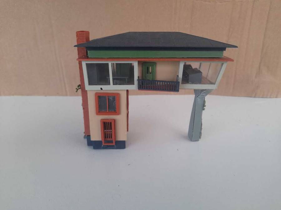 TRAIN SIGNAL TOWER HO