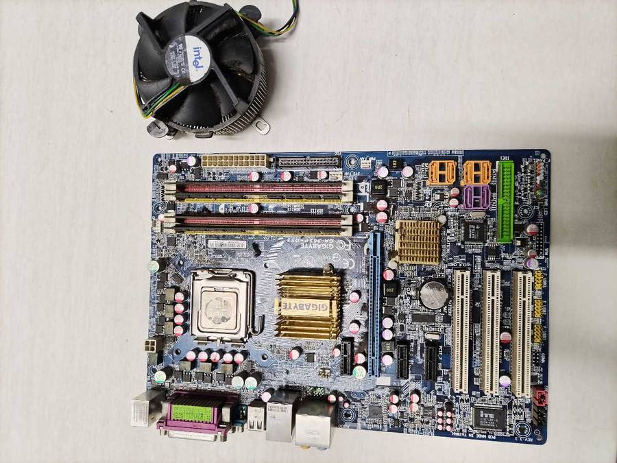 Gigabyte GA-965P-DS3 with core 2 duo and 4gb ram