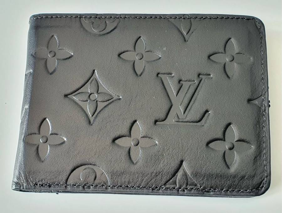 BLACK LOUIS VUITTON BRANDED LEATHER LIKE WALLET
