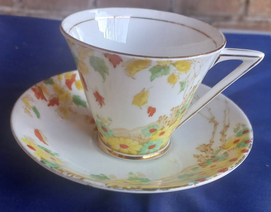 Royal Standard bone china duo (Falling leaf)