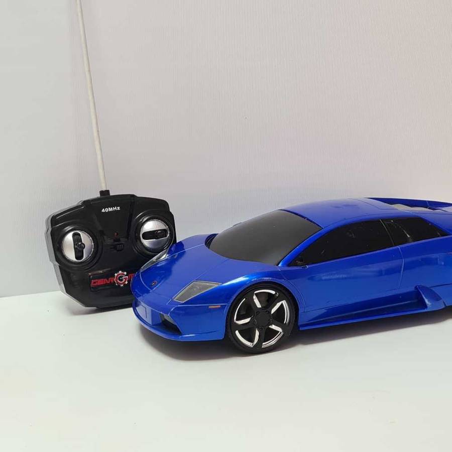 Lamborghini car model with controller.