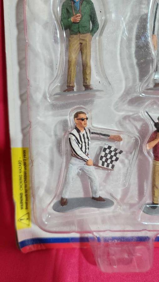 Race Marshall's 1:32