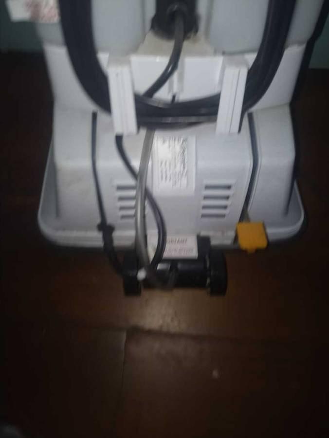 ELECTROLUX 6 in 1 carpet shampooer