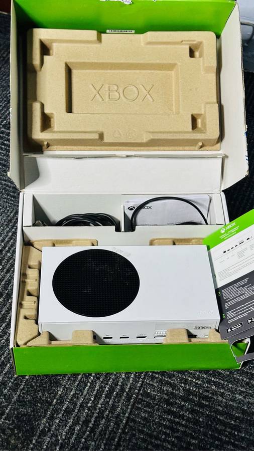 XBOX SERIES S 512GB + 6 GAMES