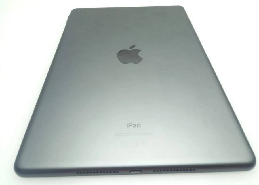 iPad 10.2` 8th Gen (WiFi) 32GB Space Grey - Combo Deal WOW