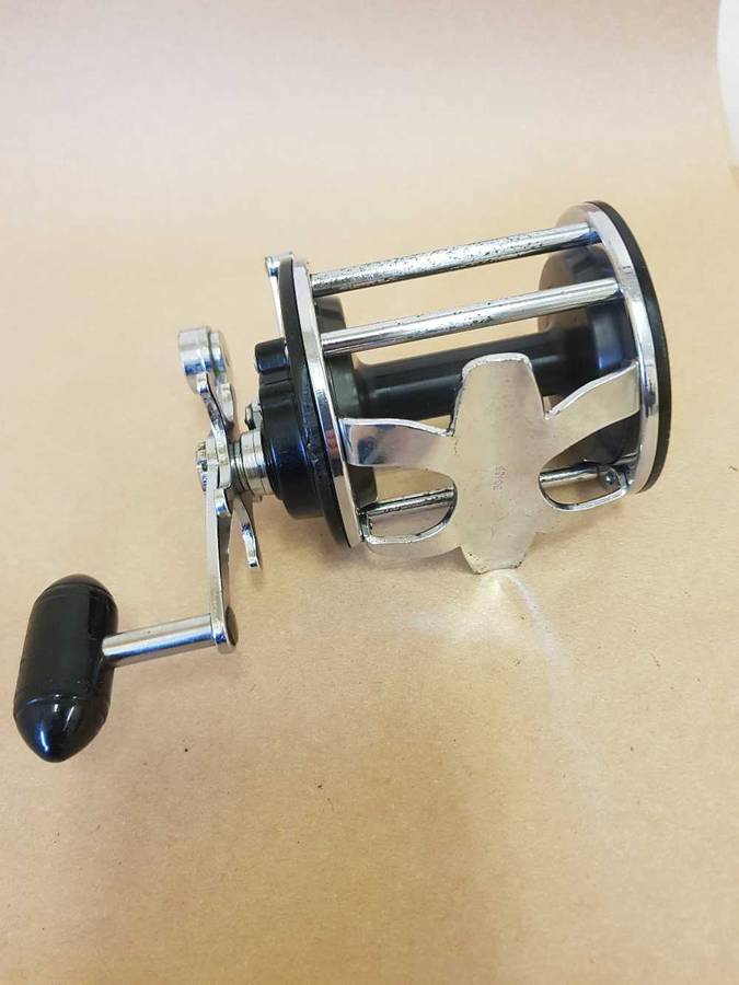 Penn 155. Aluminium spool.