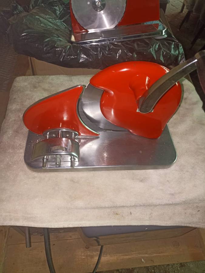 Pineware renovated vintage bread slicer