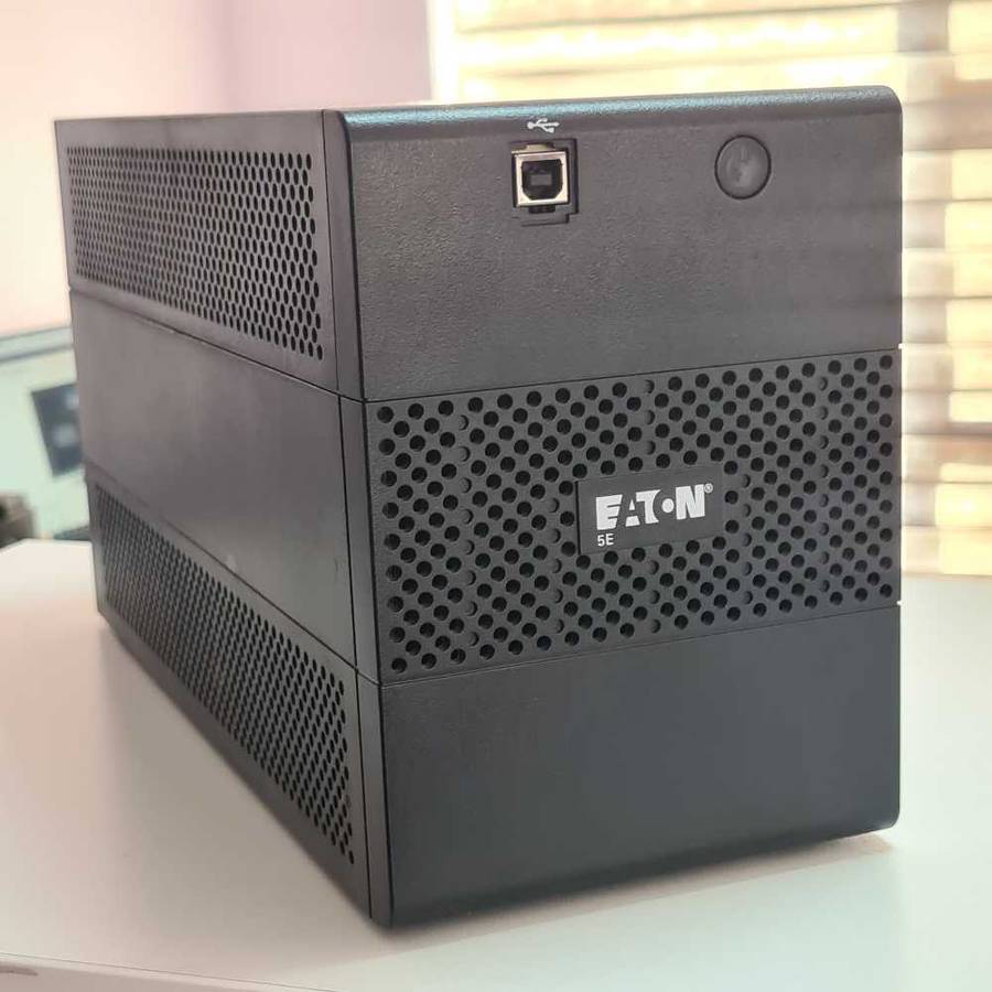 Eaton 5E 2000VA line-interactive UPS (read)